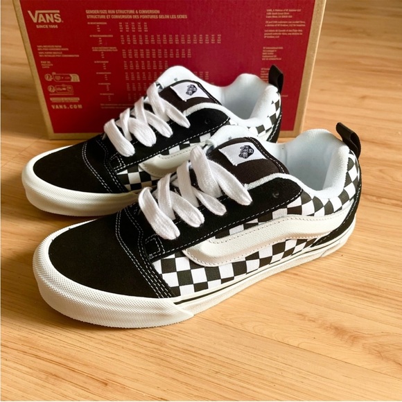Vans Big Kids Knu Skool Checkerboard
Shoe 6.0 US Women 7.5 US - Picture 7 of 11